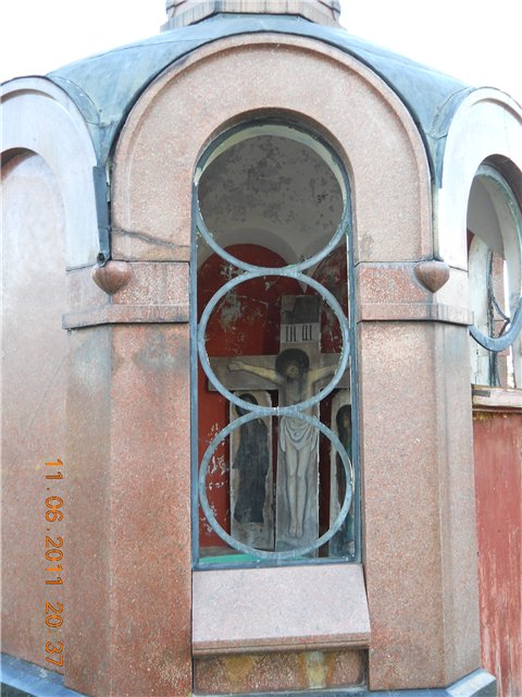 http://s61.radikal.ru/i172/1106/c4/3639d16095e6.jpg