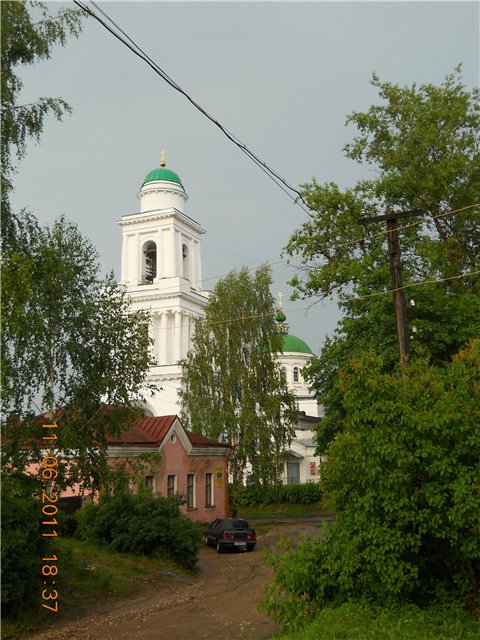 http://s07.radikal.ru/i180/1106/d2/70d9b9856a1e.jpg