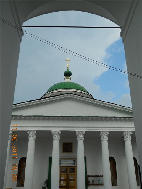 http://s008.radikal.ru/i306/1106/44/f0909c216cc8.jpg